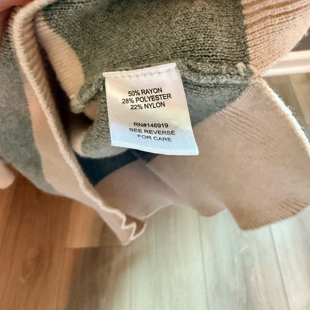 Freshman 1996 Sweater - Gray and Cream - Picture 3 of 4